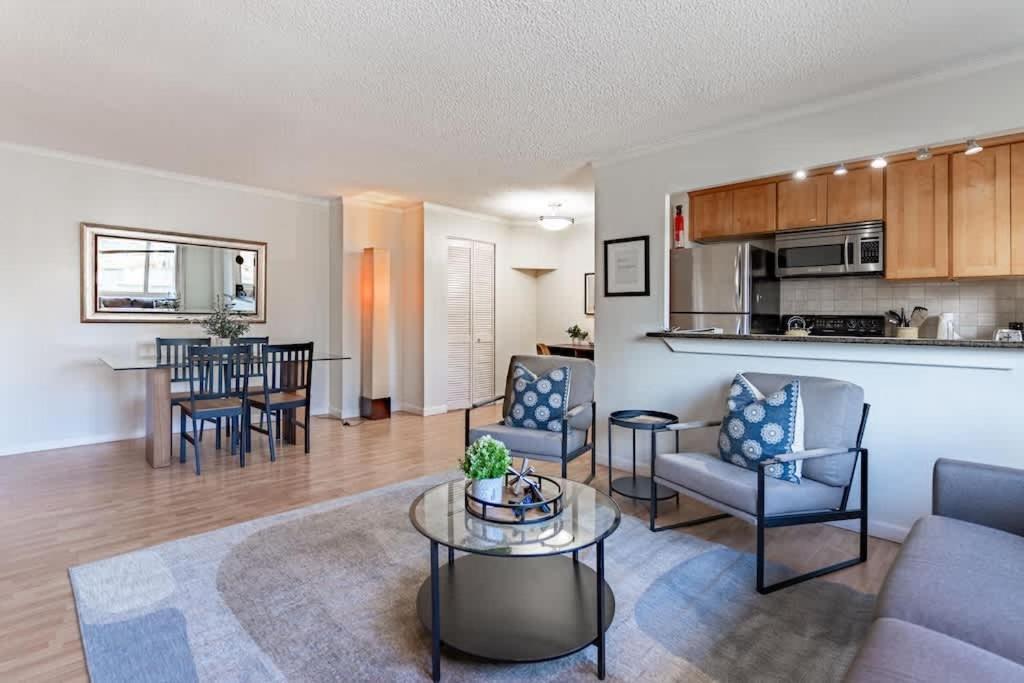 Вилла Vibrant Downtown, King Bed, Work Desk & Kitchen Сиэтл Экстерьер фото